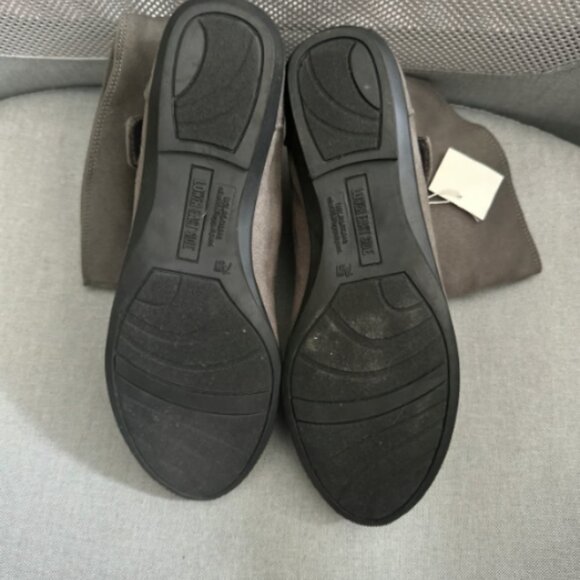 NWT Gray Ankle Boots - Picture 3 of 3